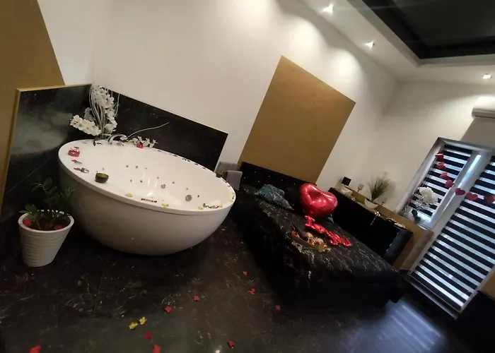 Zloty Z Jacuzzi Lägenhet *